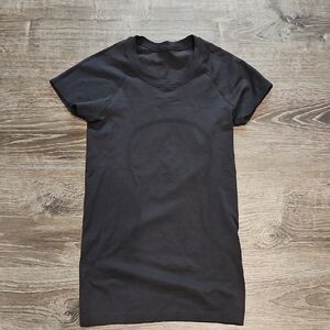 lululemon Swiftly Tech Short Sleeve Shirt - Hip Length